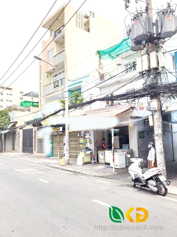Bán nhà 2 lầu mặt tiền đường Huỳnh Tấn Phát quận 7.